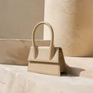 Jacquemus Kabelka